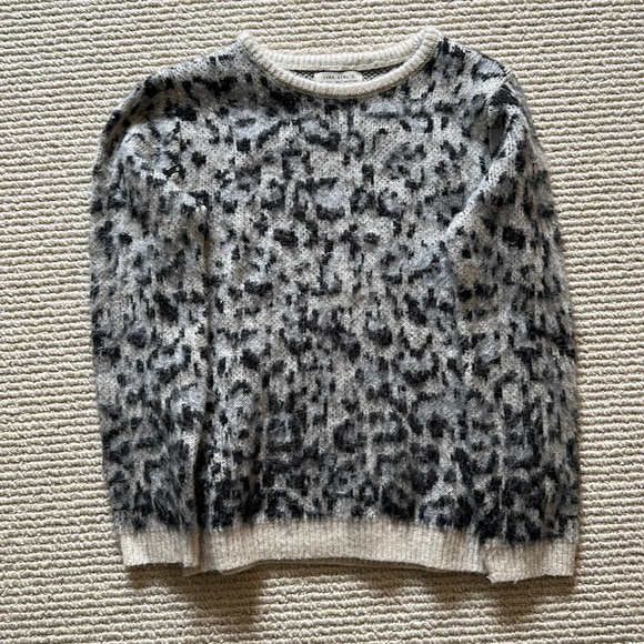 Zara Girls Soft Leopard Sweater - Picture 1 of 6